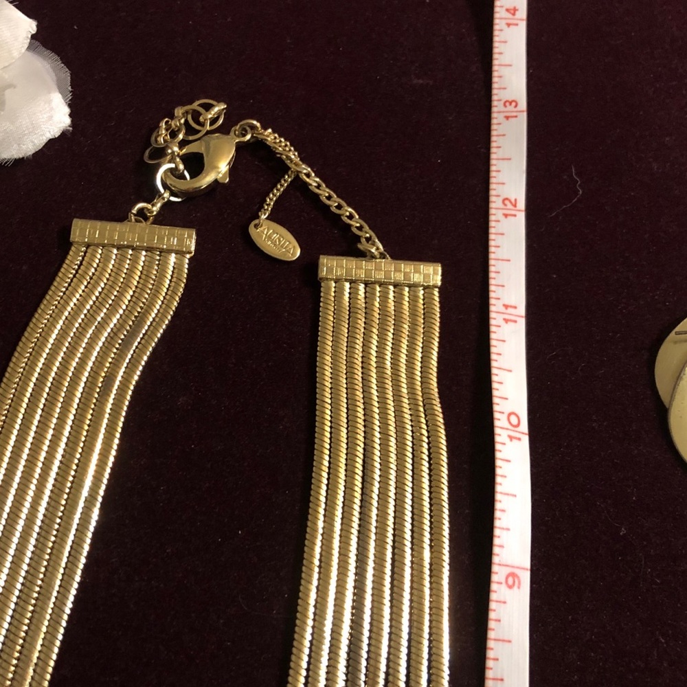 Amrita Singh gold layered necklace - Picture 2 of 5